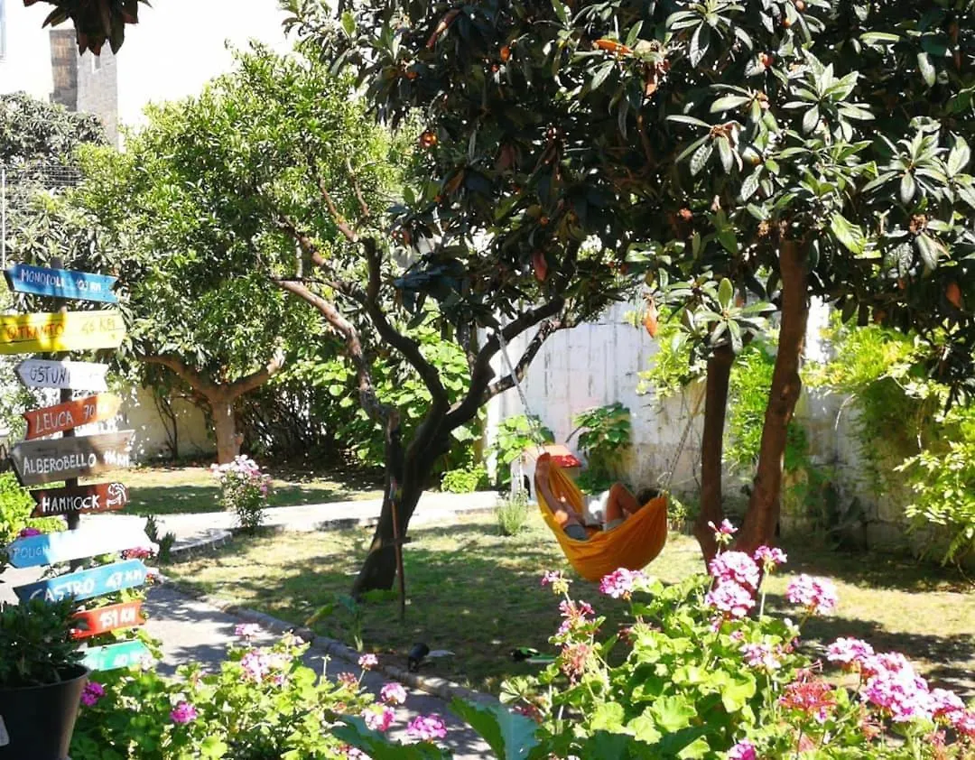 לצ'ה Urban Oasis Hostel 0*,  איטליה