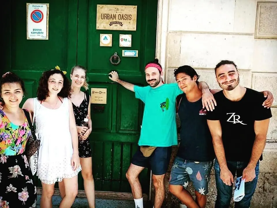 לצ'ה Urban Oasis Hostel
