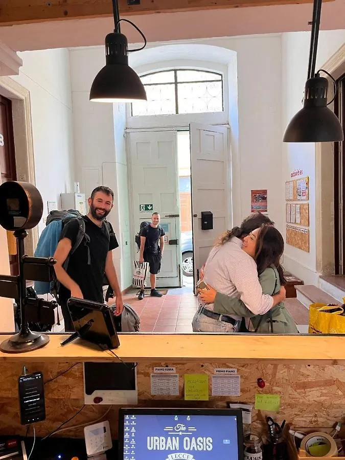 לצ'ה Urban Oasis Hostel