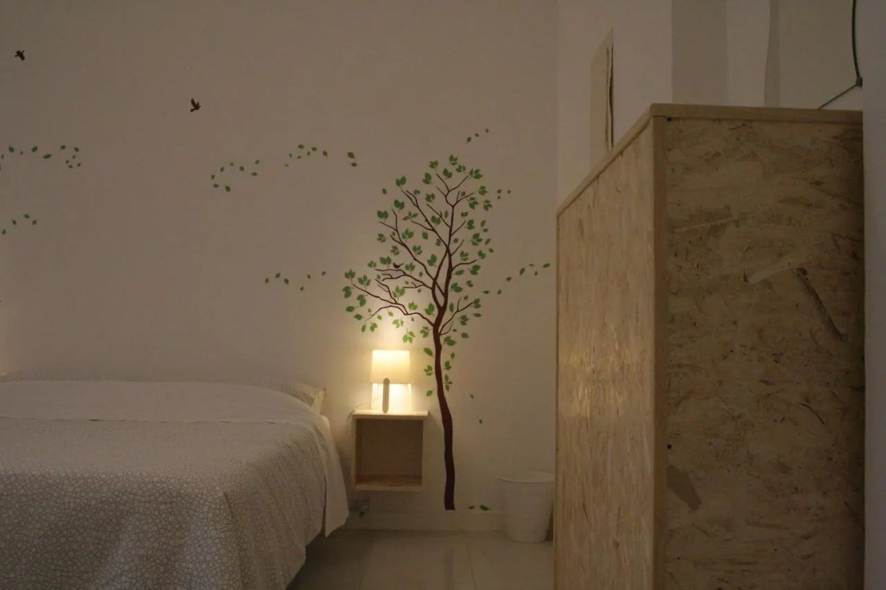 לצ'ה Urban Oasis Hostel