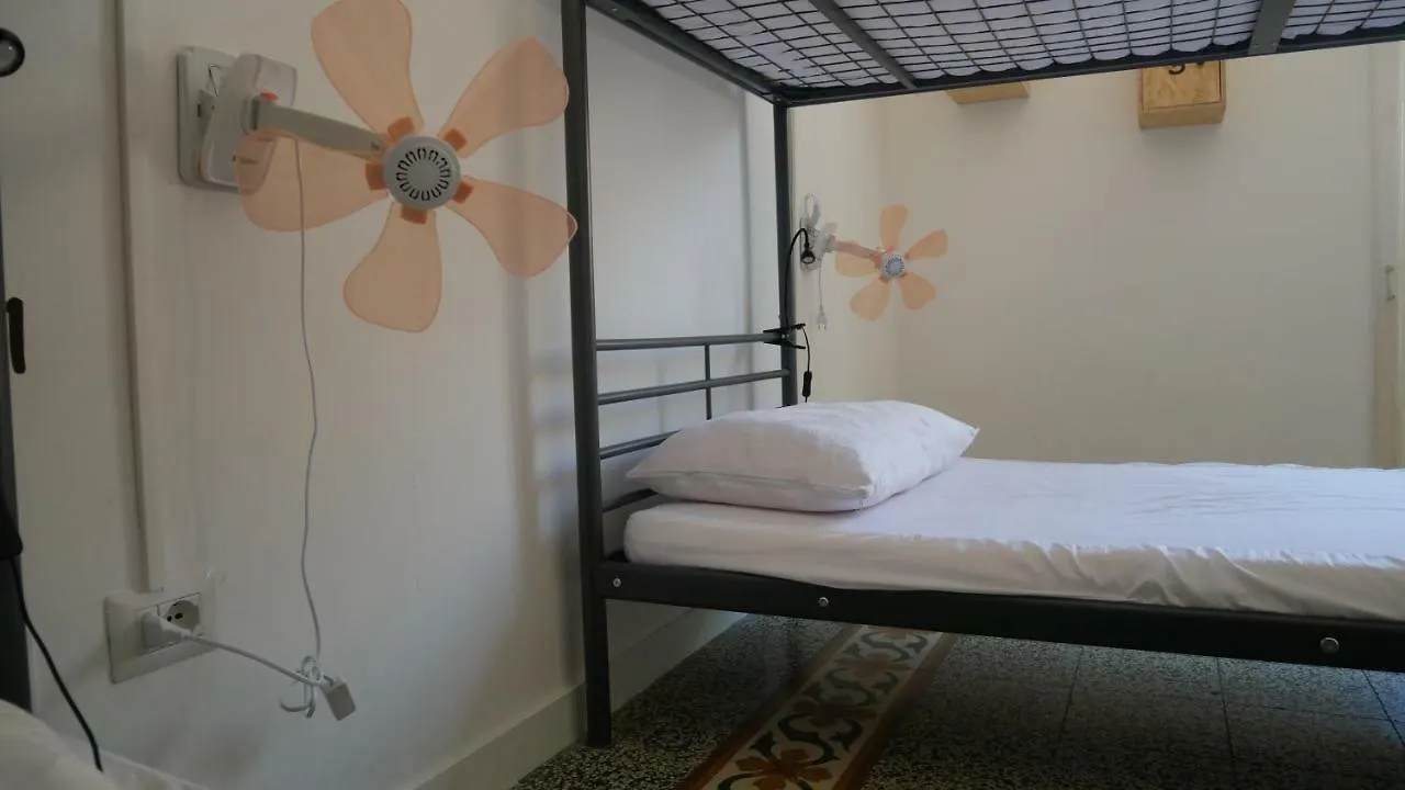 לצ'ה Urban Oasis Hostel